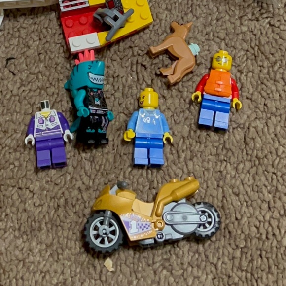 Legos - Picture 6 of 8